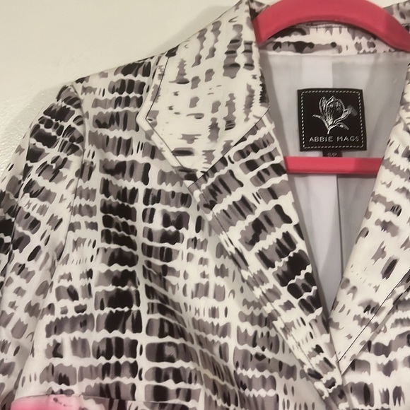 Abbie Mags 3/4 sleeve jacket - Picture 2 of 9